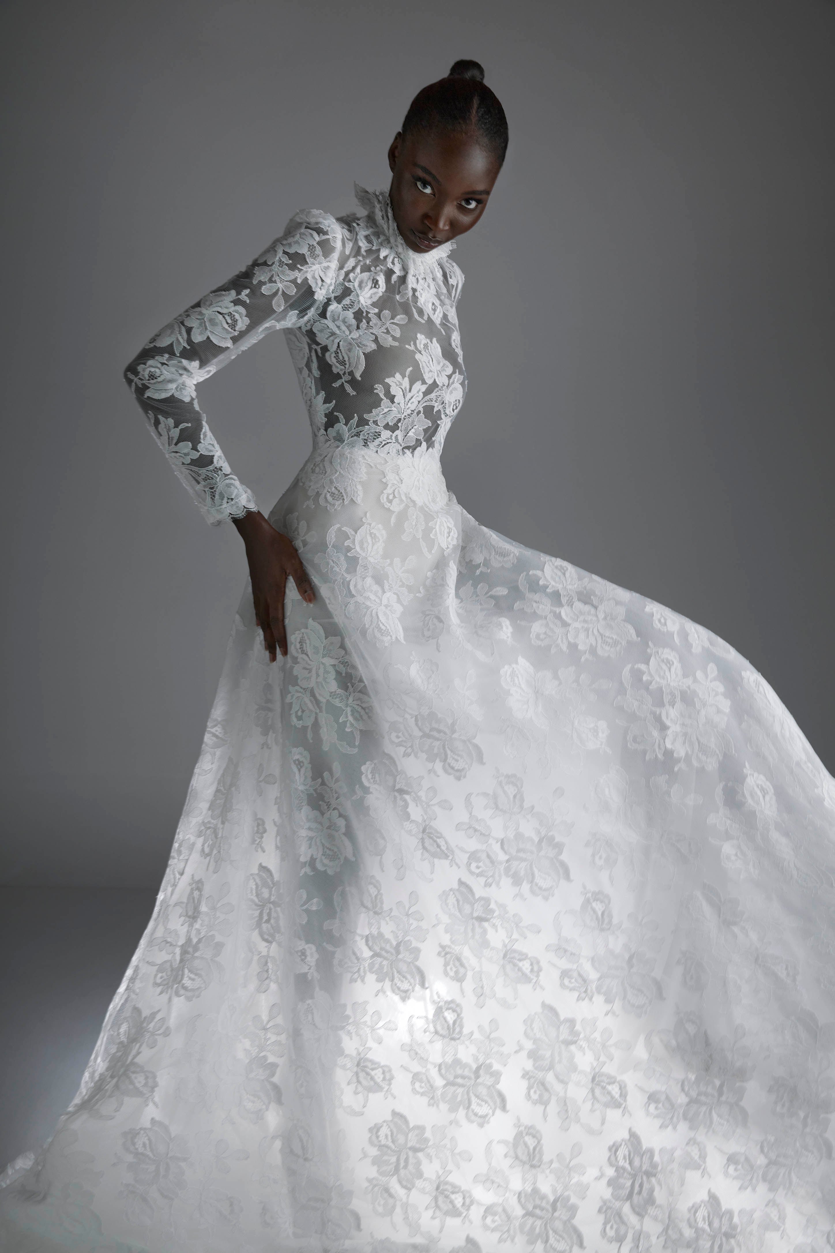 Elga | A-line dress in French Chantilly