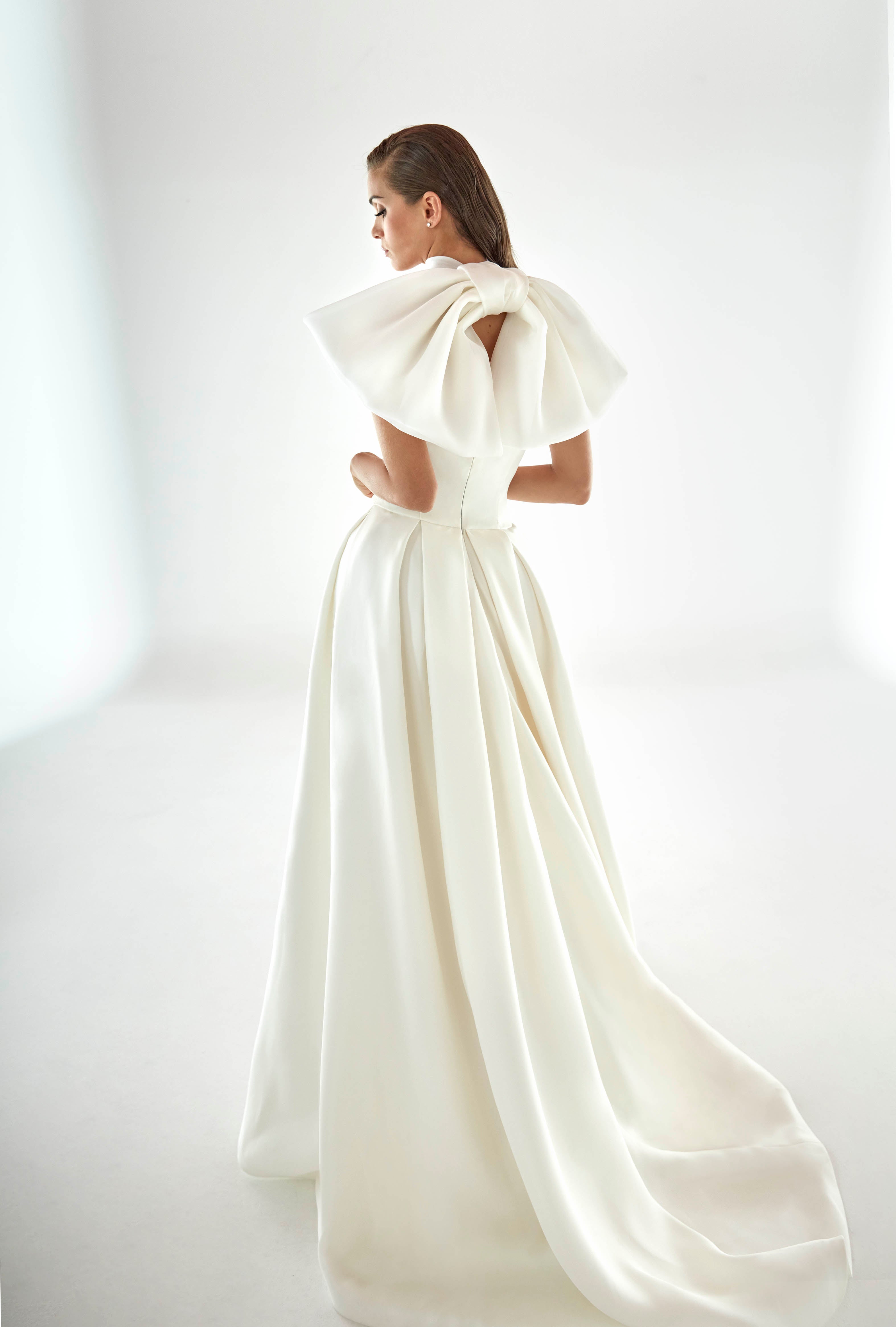 silk gazar wedding dress Serena by @peterlangner.. a beautiful two piece silk gazar gown with a detachable overskirt. Link in bio to book! , ., ., @peterlangner Trunk Show now through 12.9 #ultimatebride #peterlangner