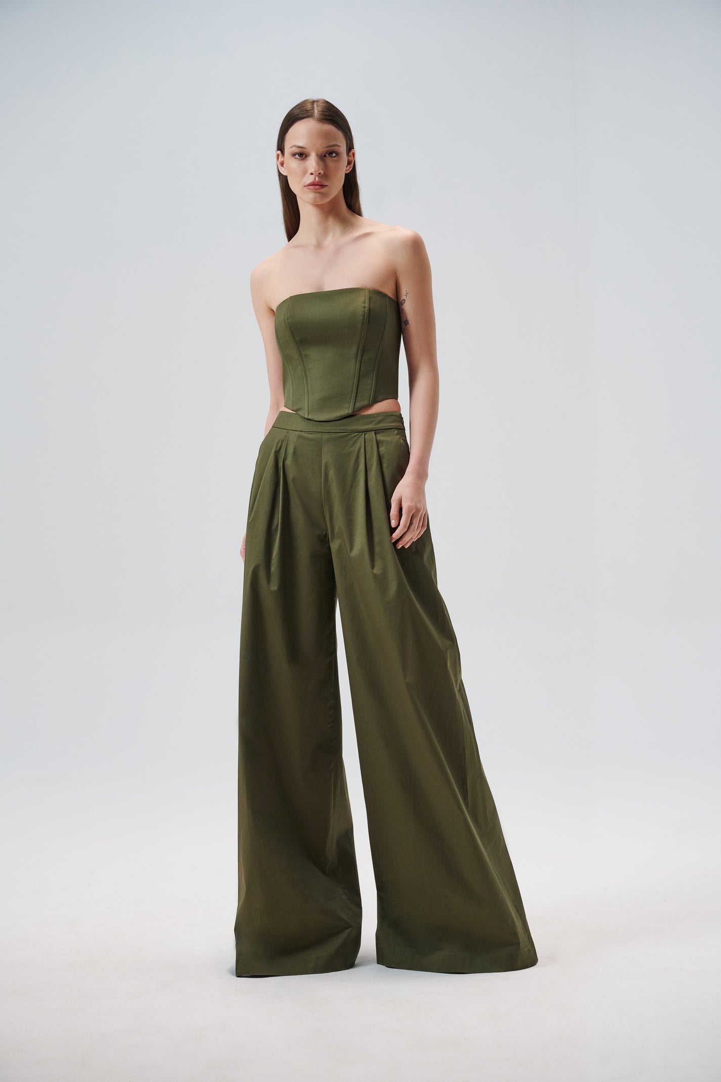 Wide leg cotton pants in military - Aerenica